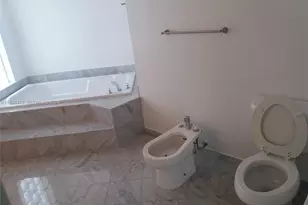 17275 Collins Ave, Sunny Isles Beach, FL 33160 - Photo 35