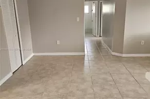 2527 W 76th St, Hialeah, FL 33016 - Photo 15