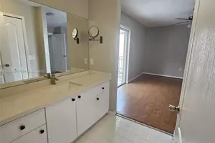 2527 W 76th St, Hialeah, FL 33016 - Photo 13