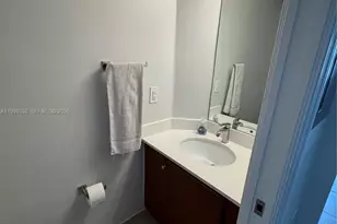 11601 NW 89th St, Doral, FL 33178 - Photo 13