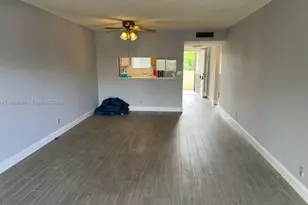 3186 Via Poinciana, Lake Worth, FL 33467 - Photo 9