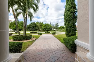4950 E Sterling Rnch Cir, Davie, FL 33314 - Photo 7