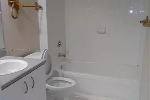 816 NW 11th St, Miami, FL 33136 - Photo 11