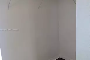 816 NW 11th St, Miami, FL 33136 - Photo 9