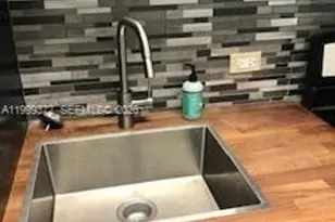 323 Washington Ave, Miami Beach, FL 33139 - Photo 3