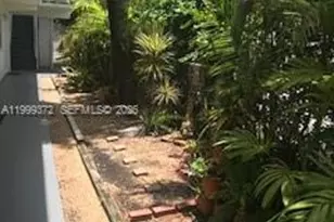 323 Washington Ave, Miami Beach, FL 33139 - Photo 13