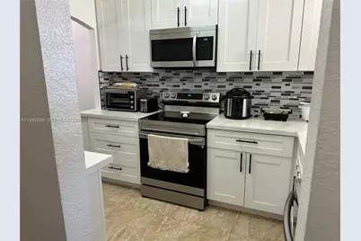 8021 N Sunrise Lakes Dr #101, Sunrise, FL 33322 - Photo 27