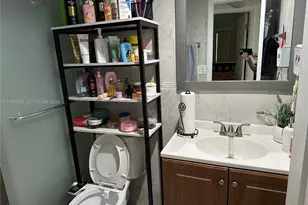 8021 N Sunrise Lakes Dr, Sunrise, FL 33322 - Photo 15