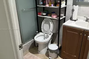 8021 N Sunrise Lakes Dr, Sunrise, FL 33322 - Photo 17