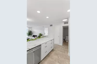 340 Sunset Dr #407, Fort Lauderdale, FL 33301 - Photo 11