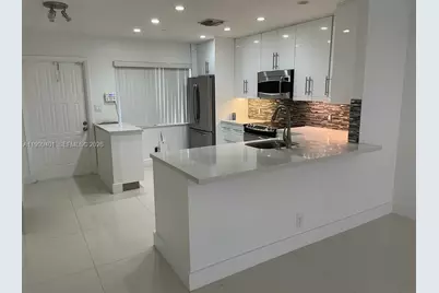 454 Lakeview Dr #2, Weston, FL 33326 - Photo 5