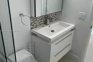 454 Lakeview Dr, Weston, FL 33326 - Photo 11