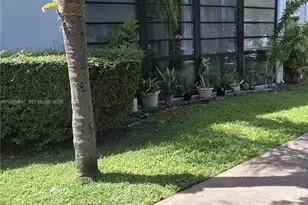 823 NE 199th St, Miami, FL 33179 - Photo 39