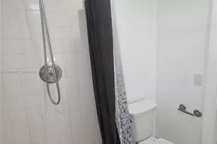823 NE 199th St, Miami, FL 33179 - Photo 37