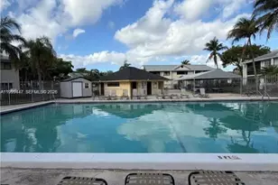 823 NE 199th St, Miami, FL 33179 - Photo 41