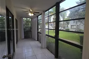 823 NE 199th St, Miami, FL 33179 - Photo 29