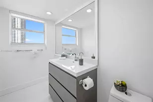 4001 S Ocean Dr, Hollywood, FL 33019 - Photo 21