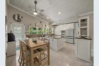 200 Blossom Ln, Palm Beach Shores, FL 33404 - Photo 3