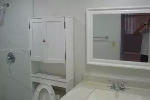 19025 NW 62nd Ave, Hialeah, FL 33015 - Photo 11