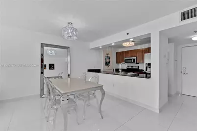 1200 Brickell Bay Dr #2017, Miami, FL 33131 - Photo 9