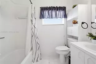 18427 NW 9th Ct, Pembroke Pines, FL 33029 - Photo 9