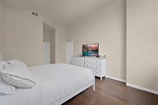 19501 W Country Club Dr, Aventura, FL 33180 - Photo 11
