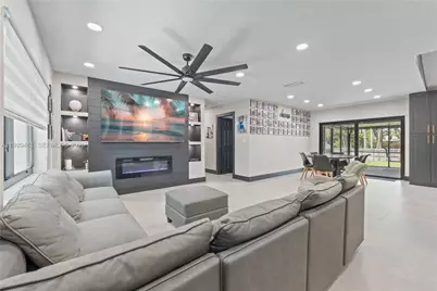 18462 SW 88th Pl, Cutler Bay, FL 33157 - Photo 5