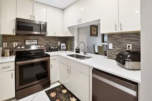 6445 W Pinehurst Cir W, Tamarac, FL 33321 - Photo 5