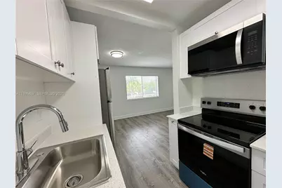 2325 Arthur St #9, Hollywood, FL 33020 - Photo 5