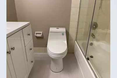 1250 Lincoln Rd #306, Miami Beach, FL 33139 - Photo 9