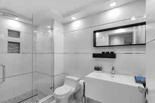 4775 Collins Ave, Miami Beach, FL 33140 - Photo 19