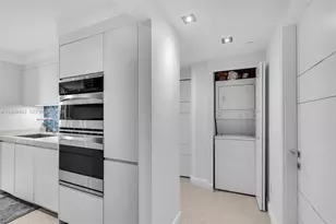 4775 Collins Ave, Miami Beach, FL 33140 - Photo 9