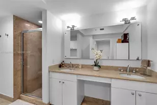 4775 Collins Ave, Miami Beach, FL 33140 - Photo 15