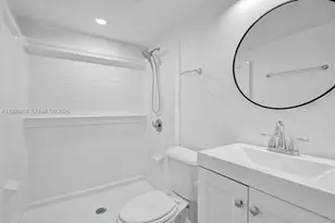 4511 Treehouse Ln, Tamarac, FL 33319 - Photo 9