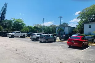 5605 SW 80th St, Miami, FL 33143 - Photo 11