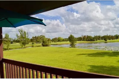 604 E Lakeview Dr E #604, Royal Palm Beach, FL 33411 - Photo 5