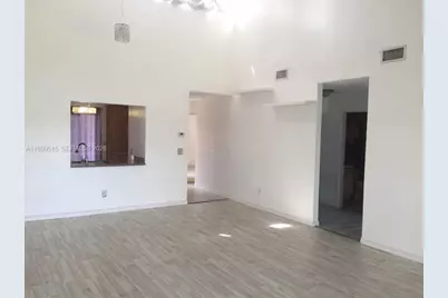 604 E Lakeview Dr E #604, Royal Palm Beach, FL 33411 - Photo 9