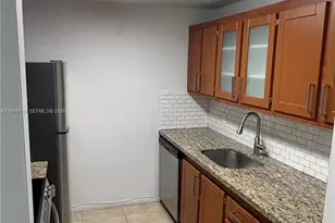 301 SW 135th Ave, Pembroke Pines, FL 33027 - Photo 21