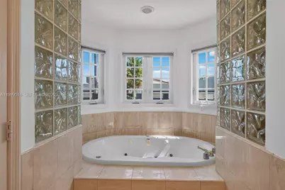 1413 Sunset Harbour Dr #209, Miami Beach, FL 33139 - Photo 25