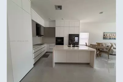 2481 NE 2nd Dr #2481, Homestead, FL 33033 - Photo 3