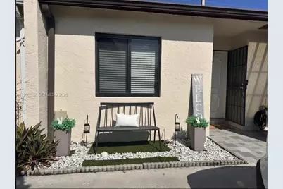 1751 NW 92nd Ave, Pembroke Pines, FL 33024 - Photo 1