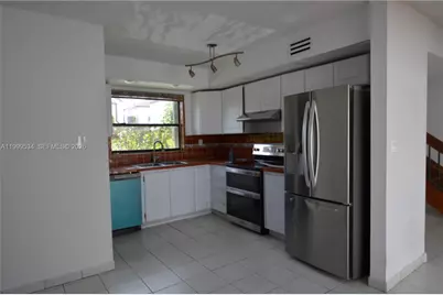 9711 NW 4th Ln #9711, Miami, FL 33172 - Photo 9