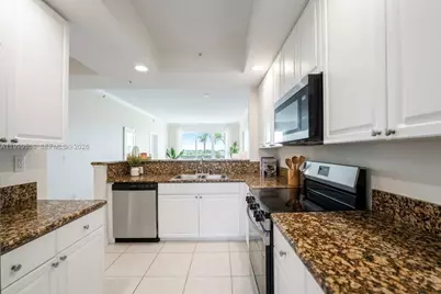 26 Royal Palm Way #304, Boca Raton, FL 33432 - Photo 5