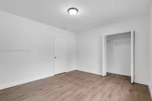 5549 NE Miami Ct, Miami, FL 33137 - Photo 9