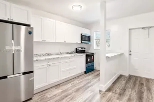 5549 NE Miami Ct, Miami, FL 33137 - Photo 3