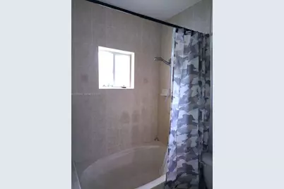 7736 NW 197 Ln, Hialeah, FL 33015 - Photo 15