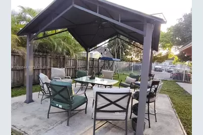 7736 NW 197 Ln, Hialeah, FL 33015 - Photo 7