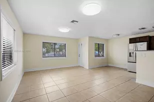 7604 SW Sw 10th Ct, North Lauderdale, FL 33068 - Photo 5