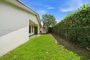7604 SW Sw 10th Ct, North Lauderdale, FL 33068 - Photo 15