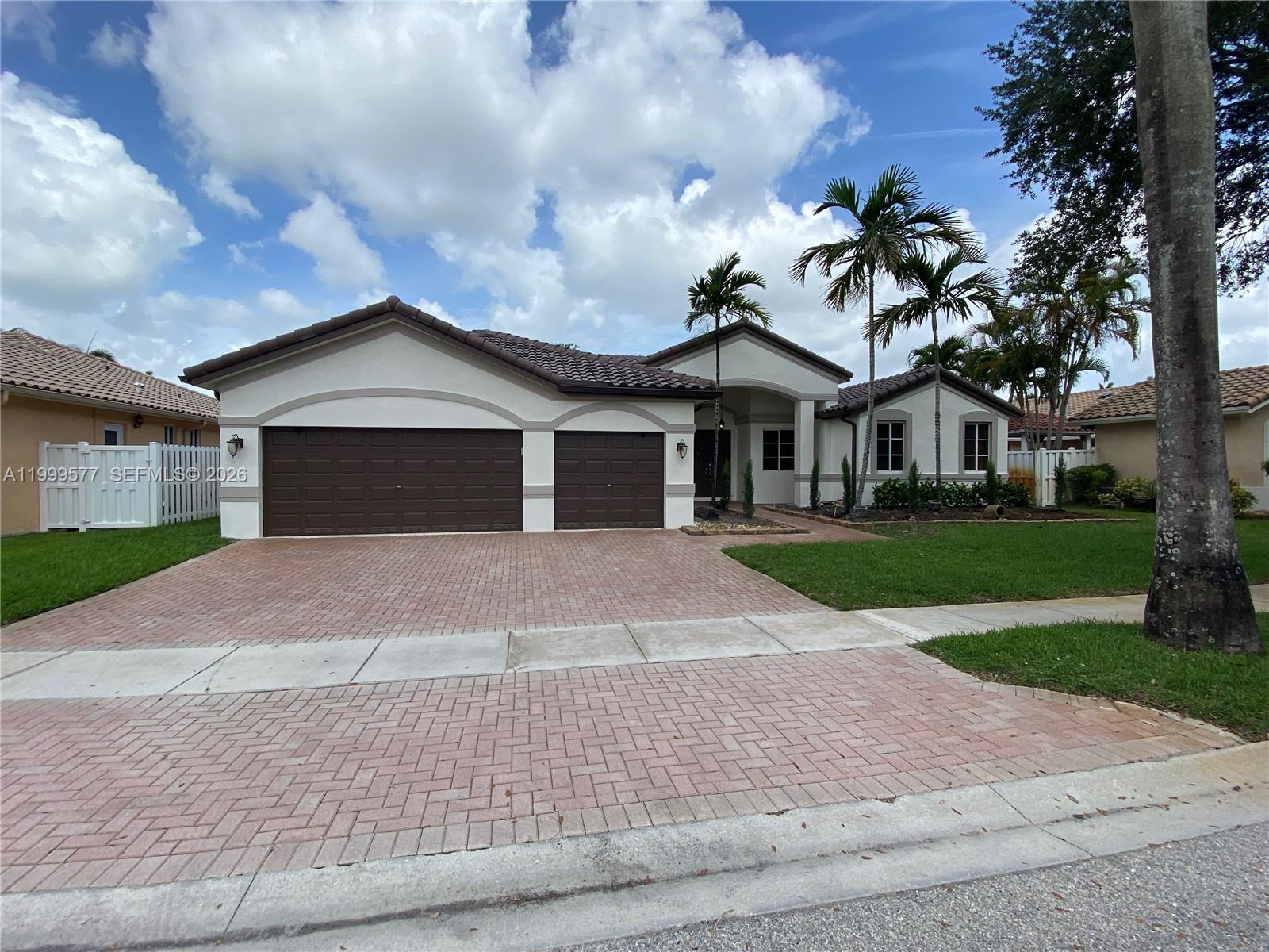 4000 SW 145th Ave main architectural view